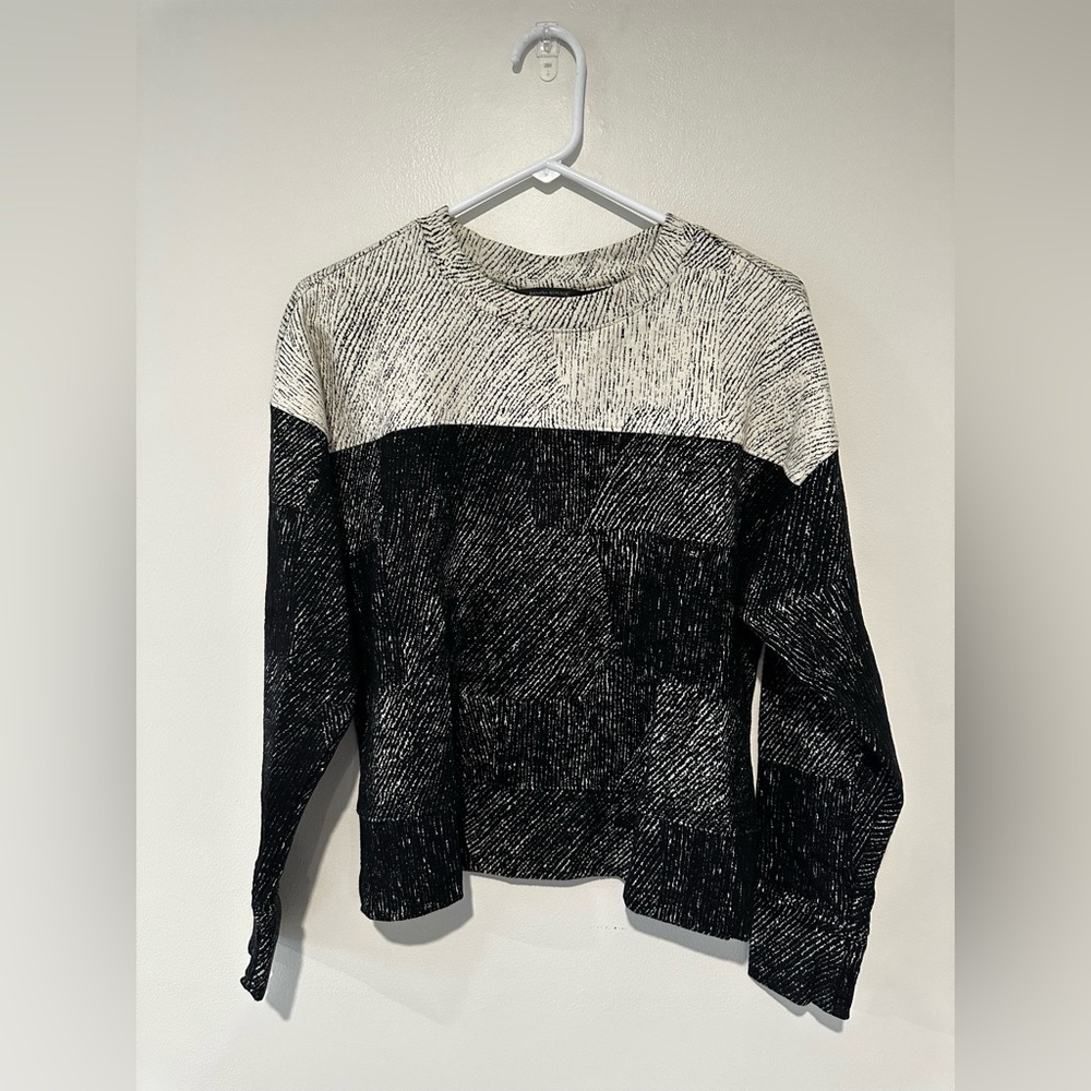 Banana Republic Black and White Textured Sweatshirt